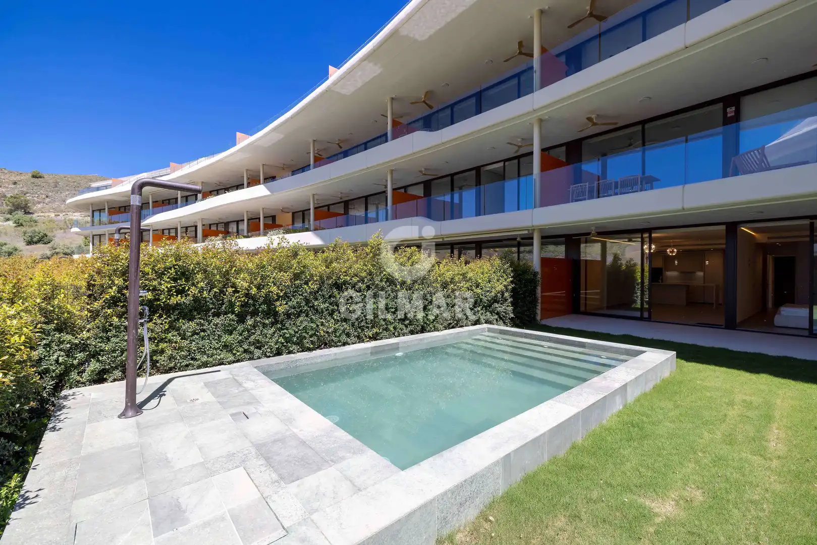 Vista exterior de Pis en venda en Fuengirola amb Calefacció, Jardí privat i Traster