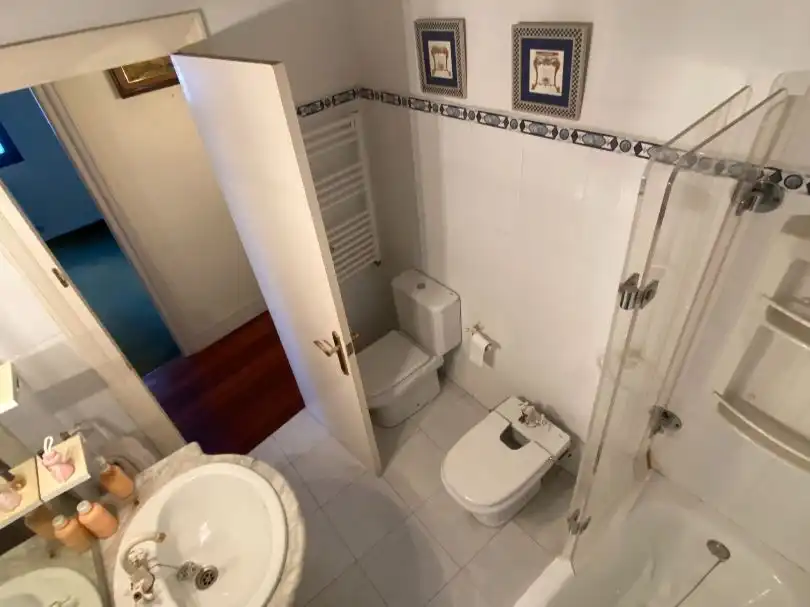 Bathroom of Flat for sale in Erandio, Bizkaia
