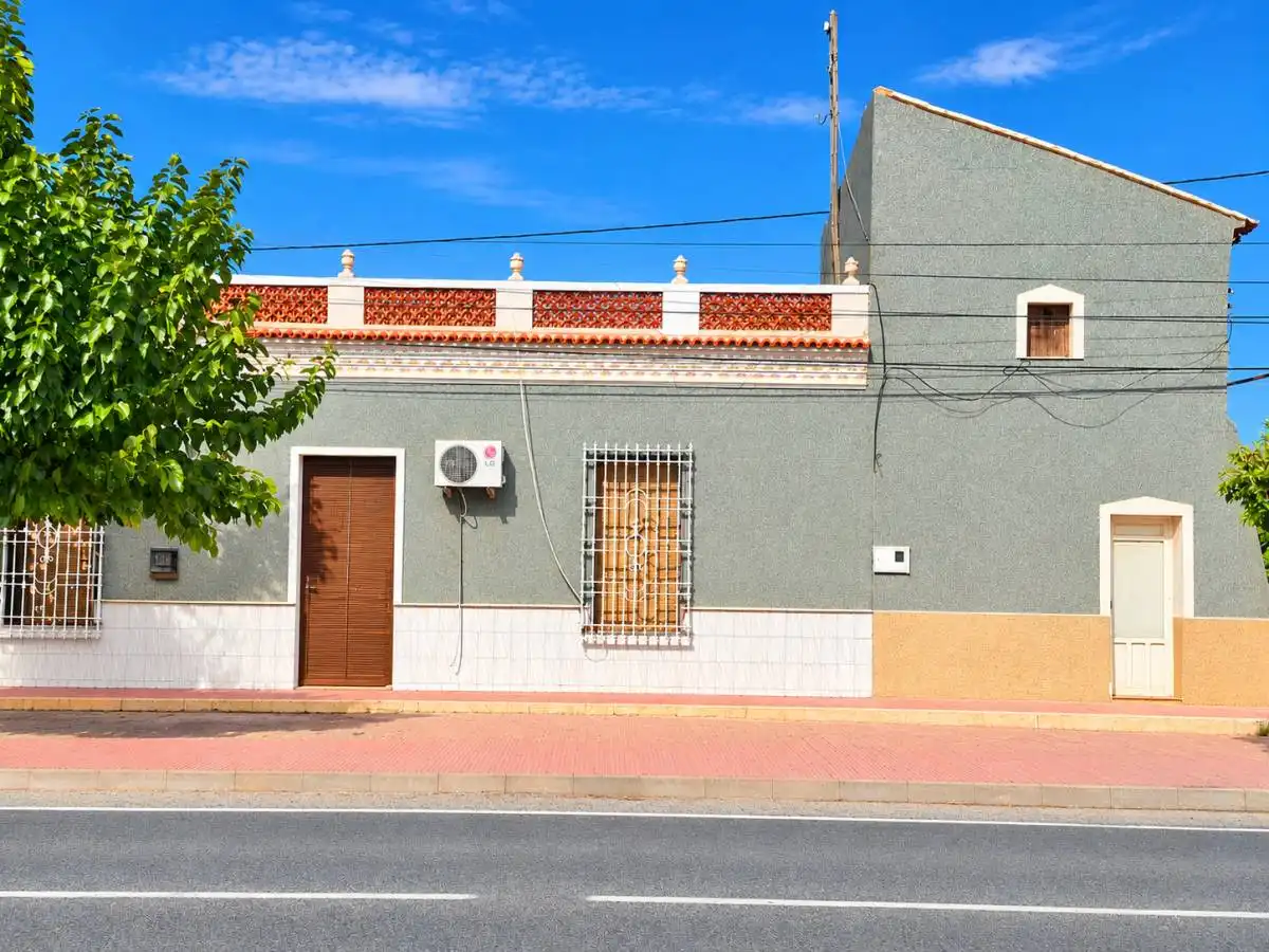 Vista exterior de Casa o xalet en venda en Crevillent, Alicante