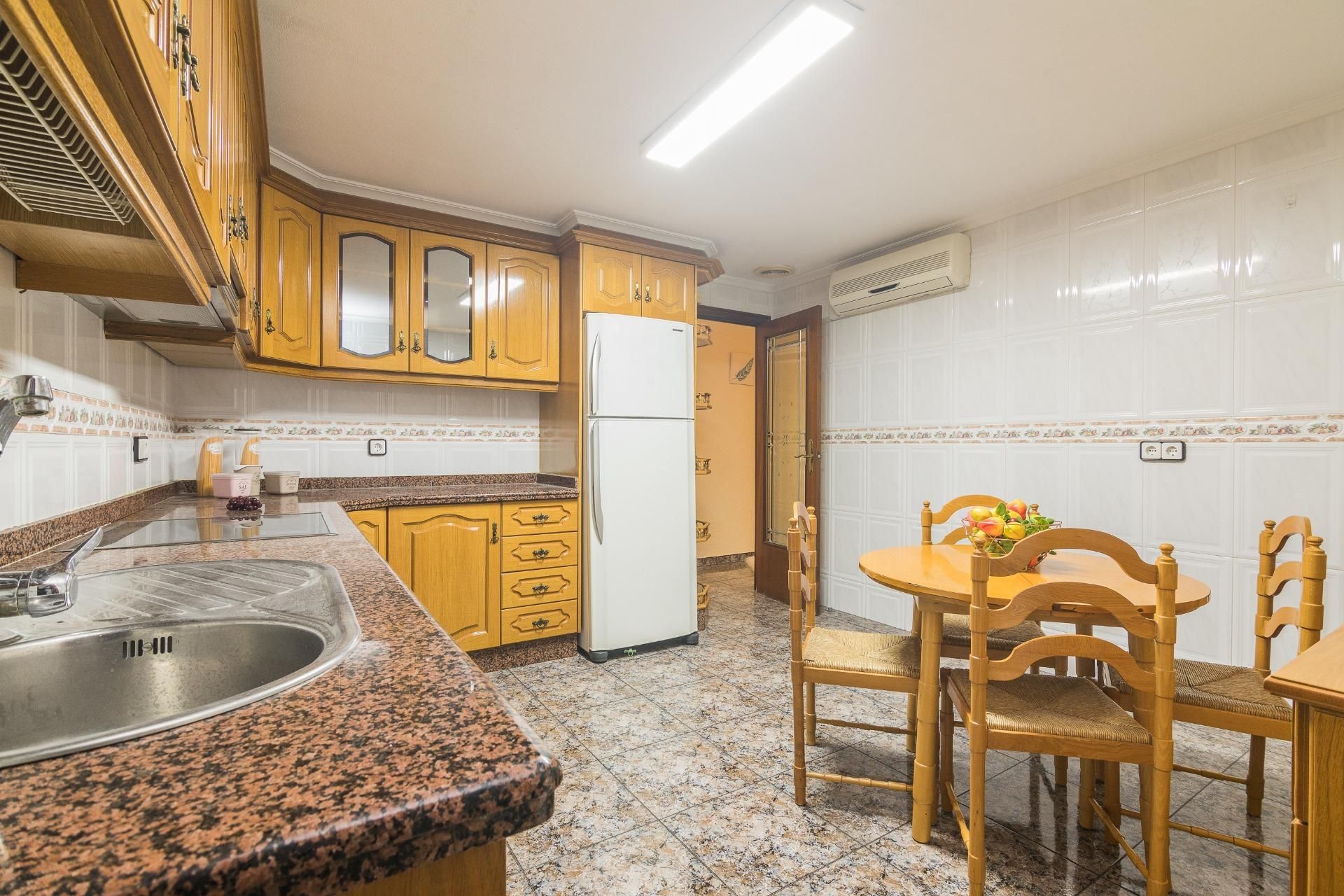 Kitchen of Flat for sale in Elche / Elx  with Balcony
