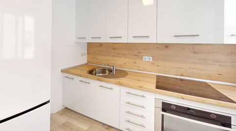 Foto 4 de Piso en venta en Calle Maestría, Los Ángeles - Cruz de Caravaca, Almería Capital