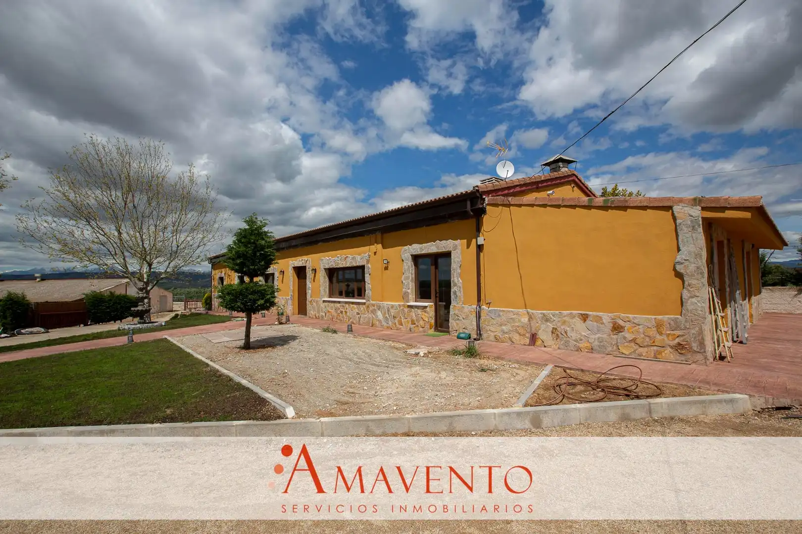 Exterior view of Country homes for sale in Talamanca de Jarama  with Air Conditioner, Heating and Private garden