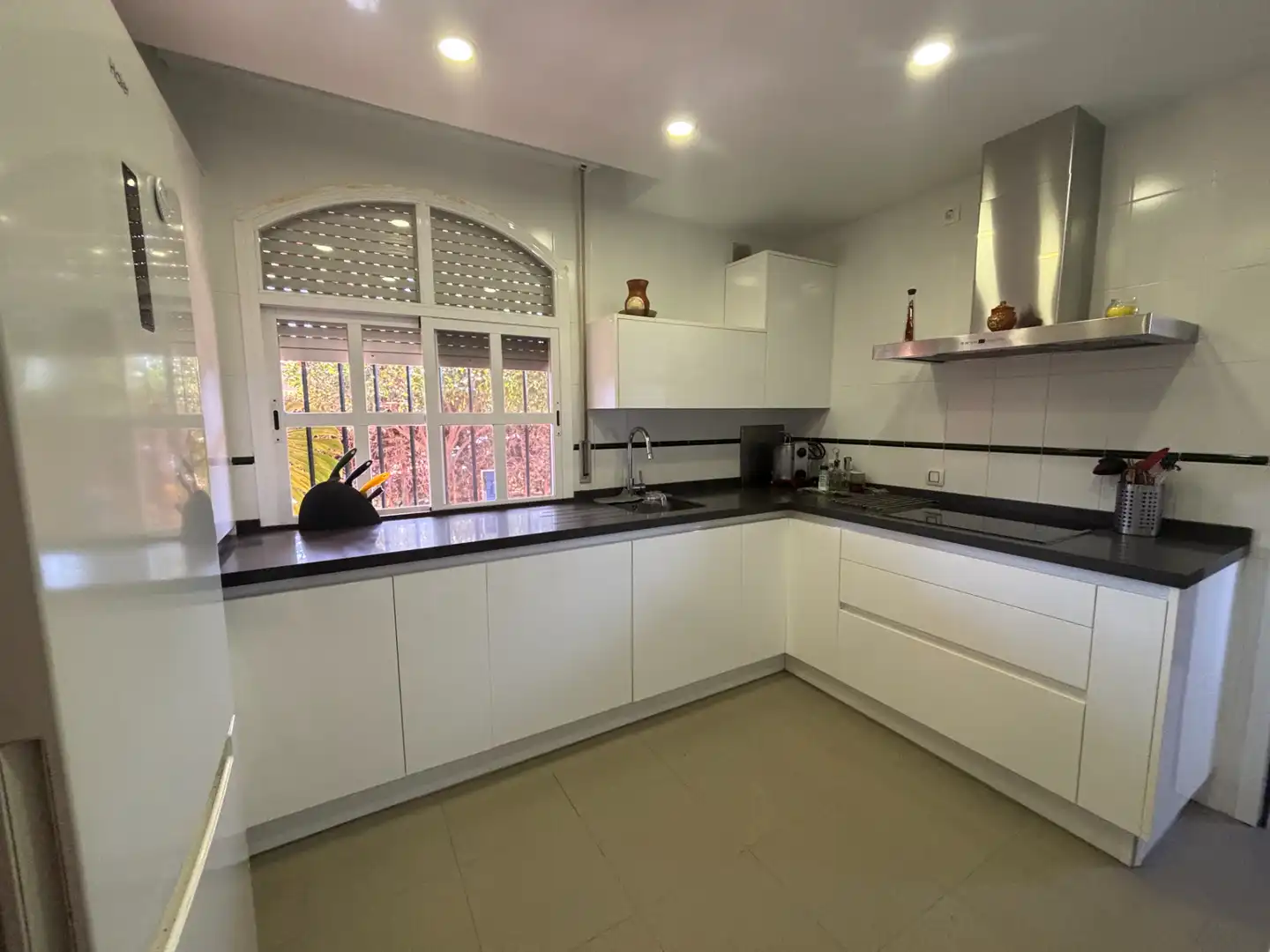 Chalet con piscina en venta en Calle Algazul