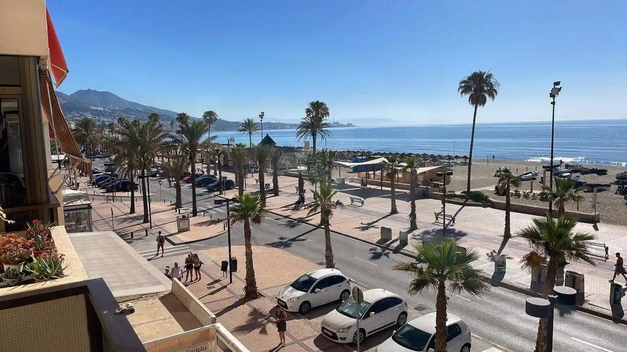 Vista exterior de Pis en venda en Fuengirola amb Calefacció i Terrassa