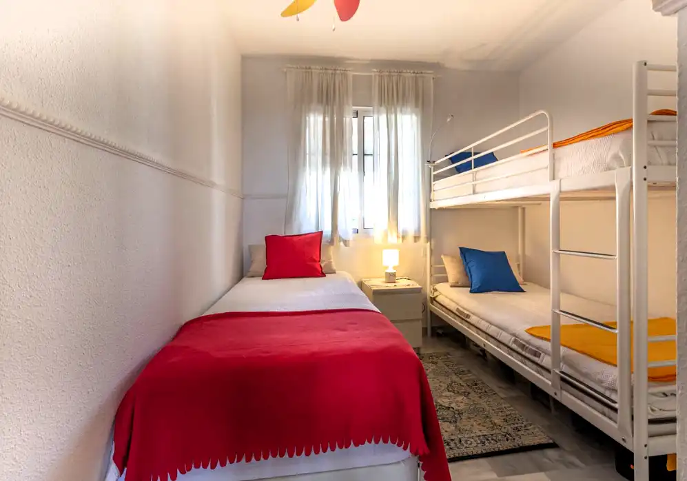 Dormitori de Apartament en venda en Mijas amb Aire condicionat, Terrassa i Moblat
