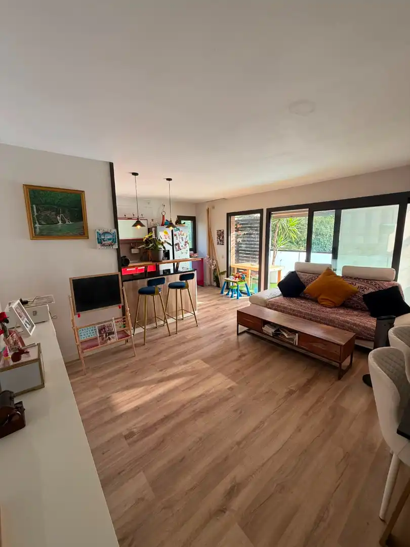 Living room of Flat for sale in Gavà  with Parquet flooring, Terrace and Storage room