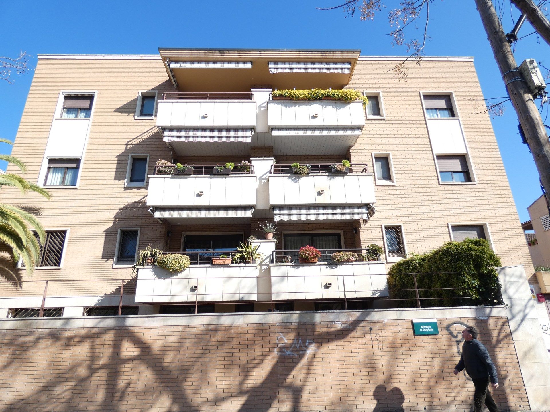 Exterior view of Flat for sale in Cerdanyola del Vallès  with Air Conditioner, Heating and Storage room