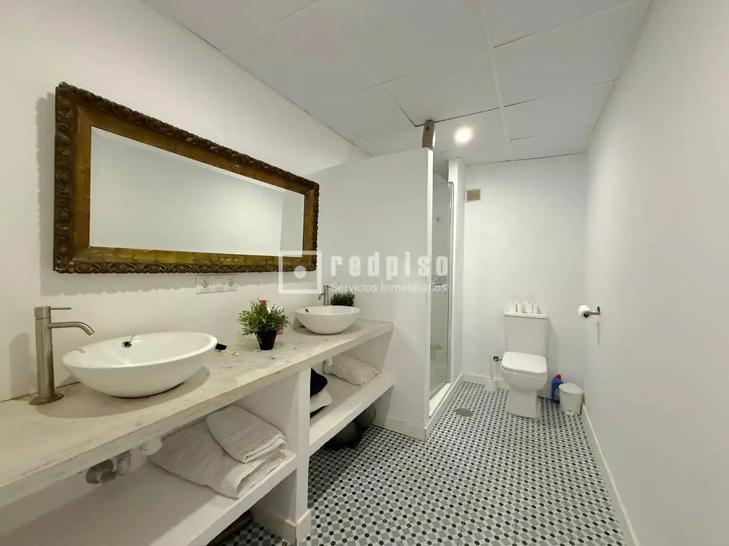 Baño de Piso de alquiler en Málaga con Calefacción y Amueblado