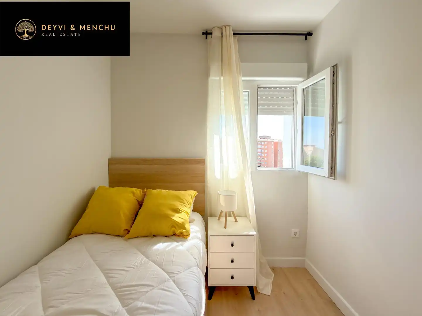 Schlafzimmer von Wohnung zum Verkauf in Madrid mit Klimaanlage, Heizung und Möbliert