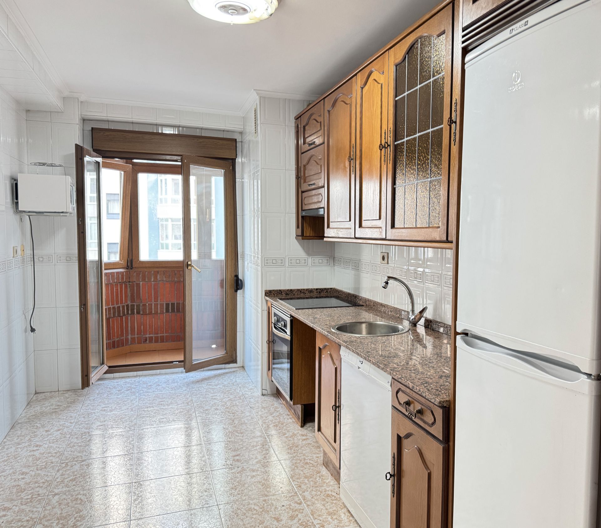 Cuina de Pis en venda en Avilés amb Calefacció, Parquet i Terrassa