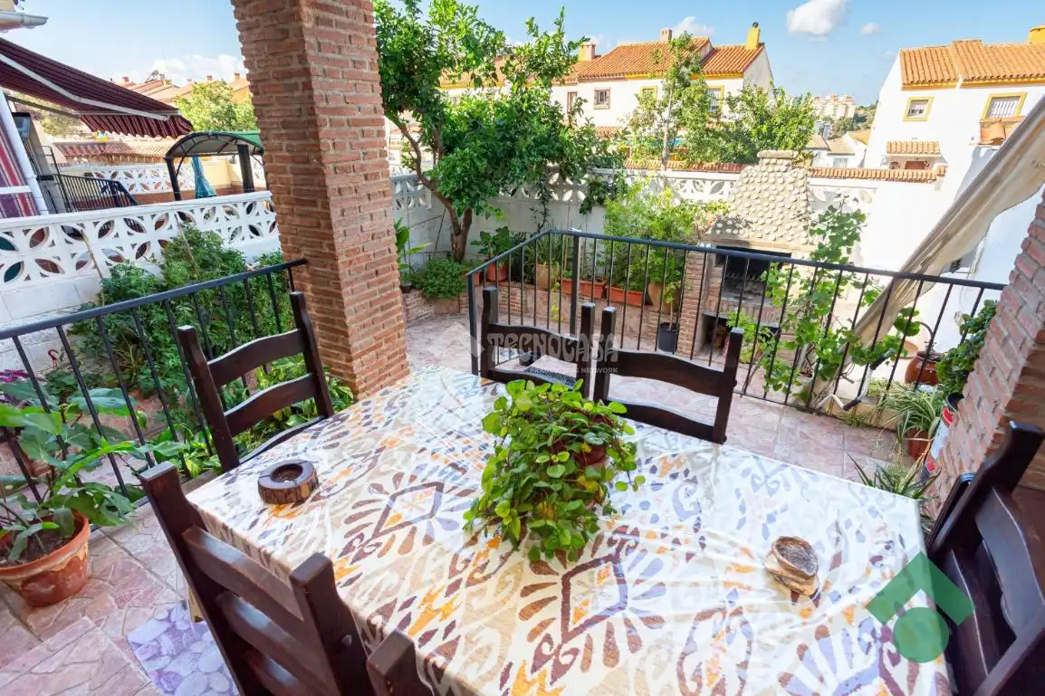 Terrassa de Casa adosada en venda en San Bernabé