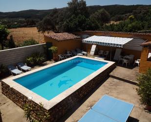 Piscina de Casa o xalet en venda en Valdecaballeros amb Calefacció, Traster i Piscina