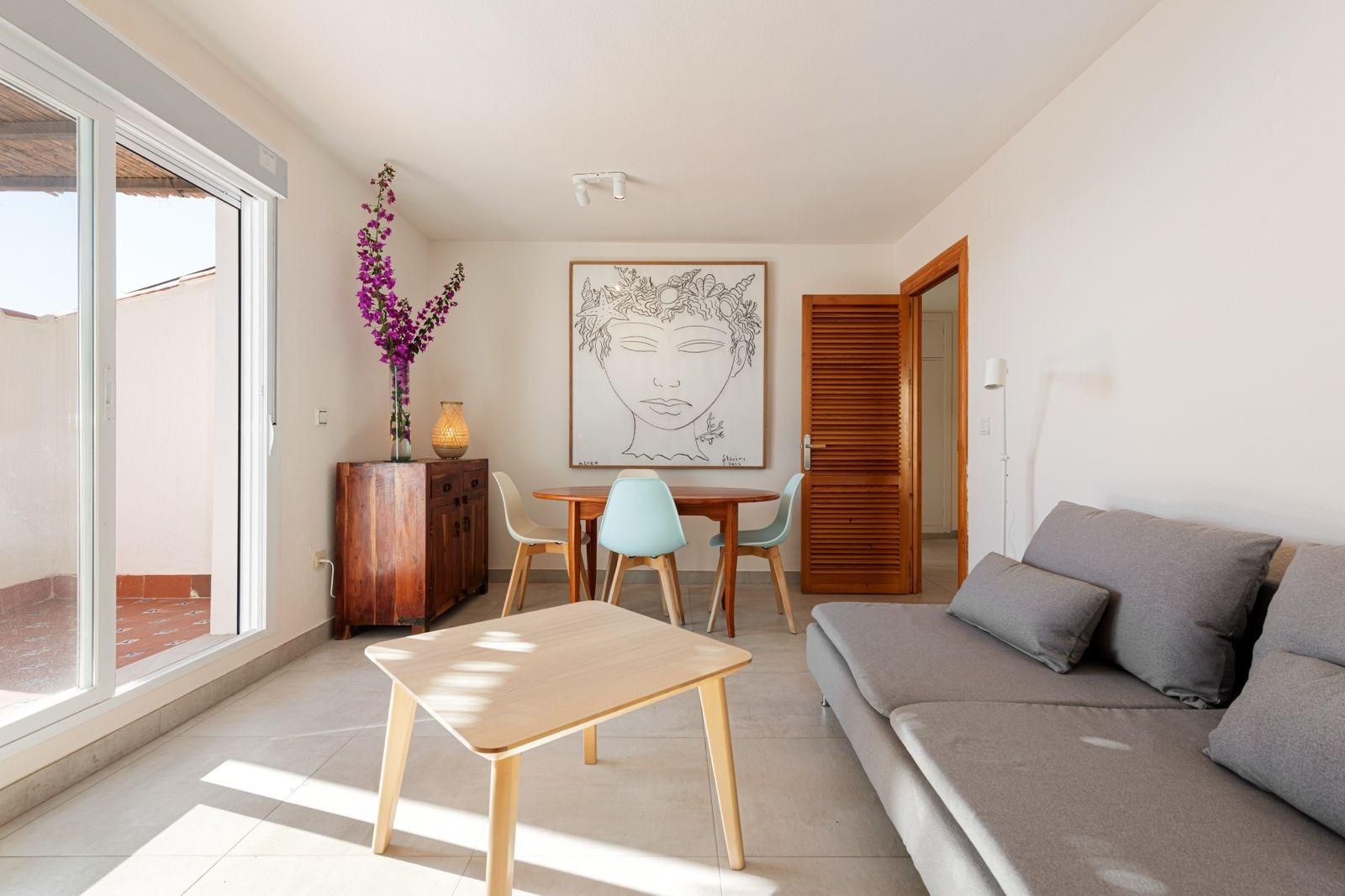 Sala d'estar de Àtic de lloguer en Rincón de la Victoria amb Terrassa i Piscina comunitària