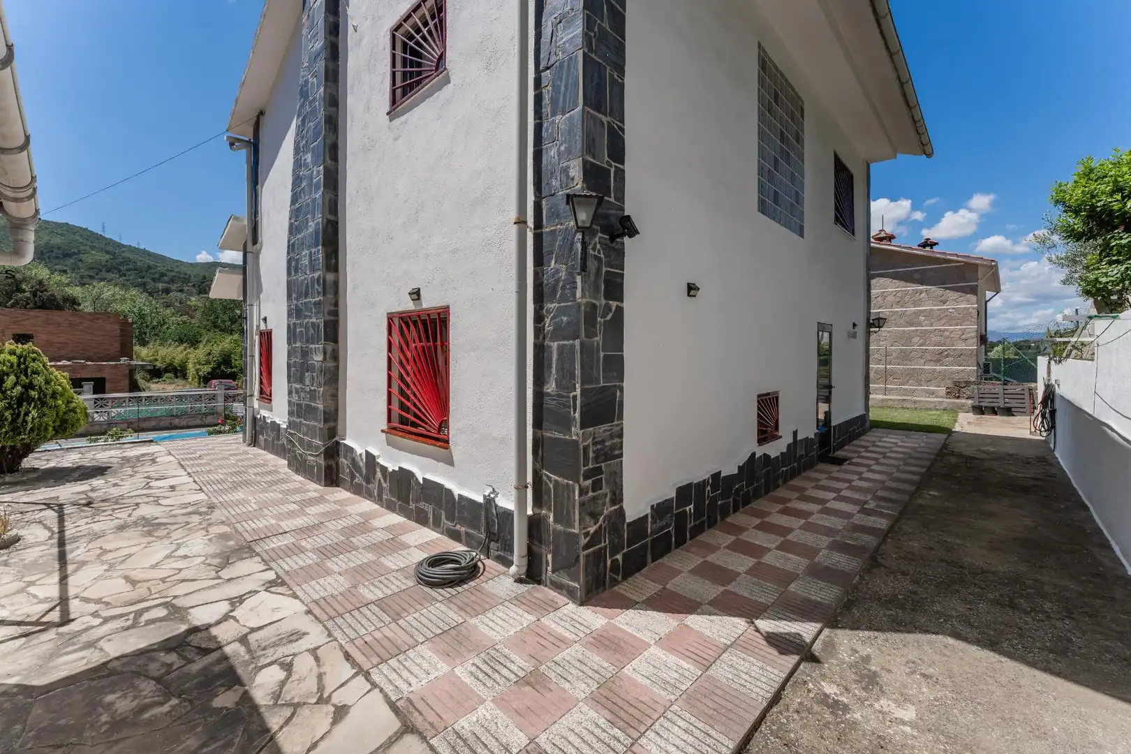 Vista exterior de Casa o chalet en venta en Sant Fost de Campsentelles con Calefacción, Jardín privado y Terraza