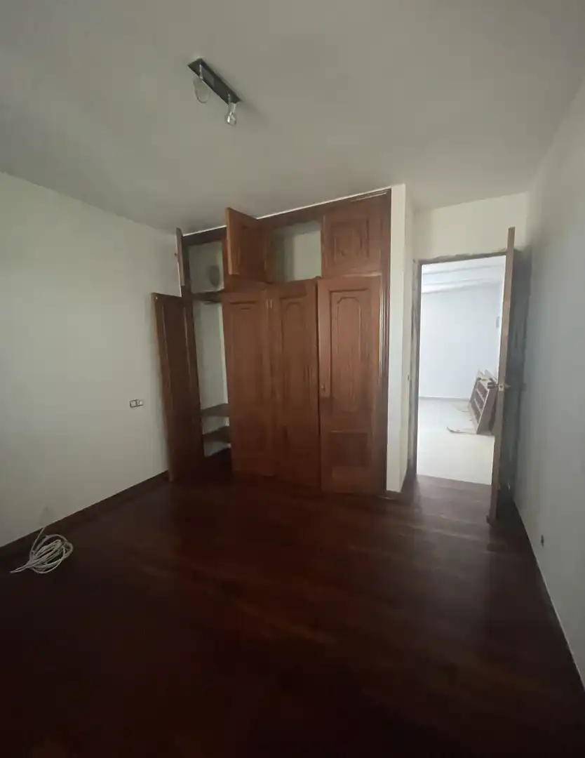 Schlafzimmer von Wohnung zur Miete in Vigo  mit Ofen