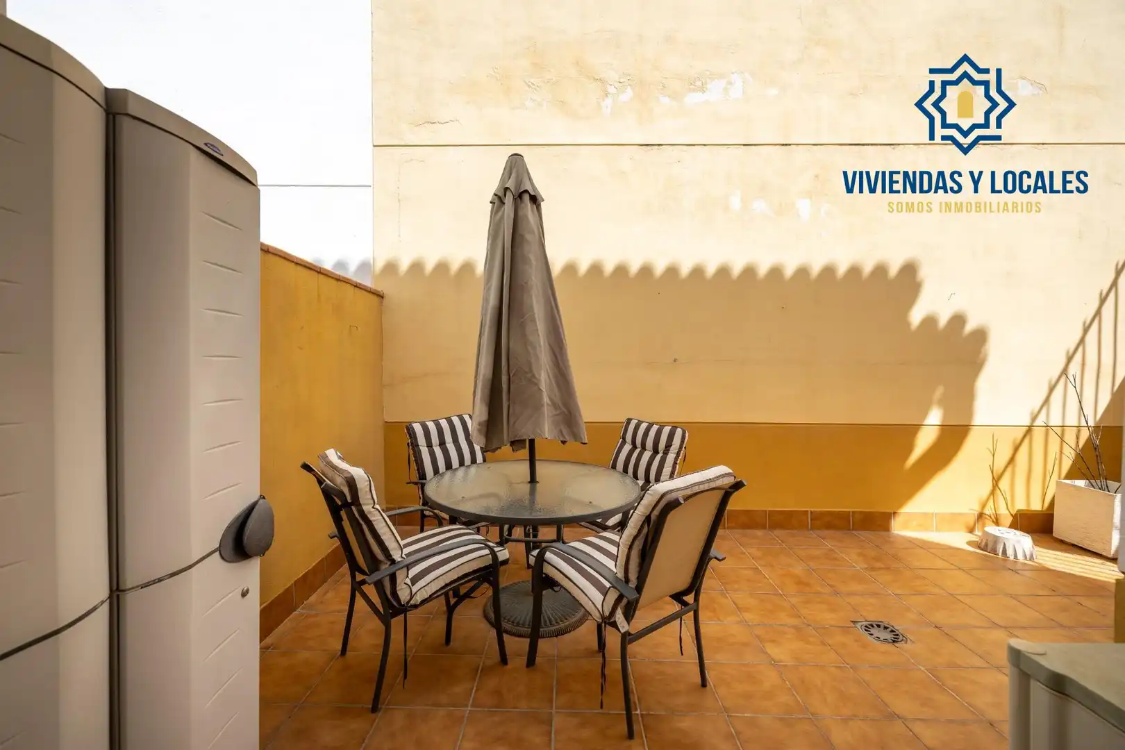 Casa aparellada amb terrassa en venda a Cenes de la Vega, imagen 3