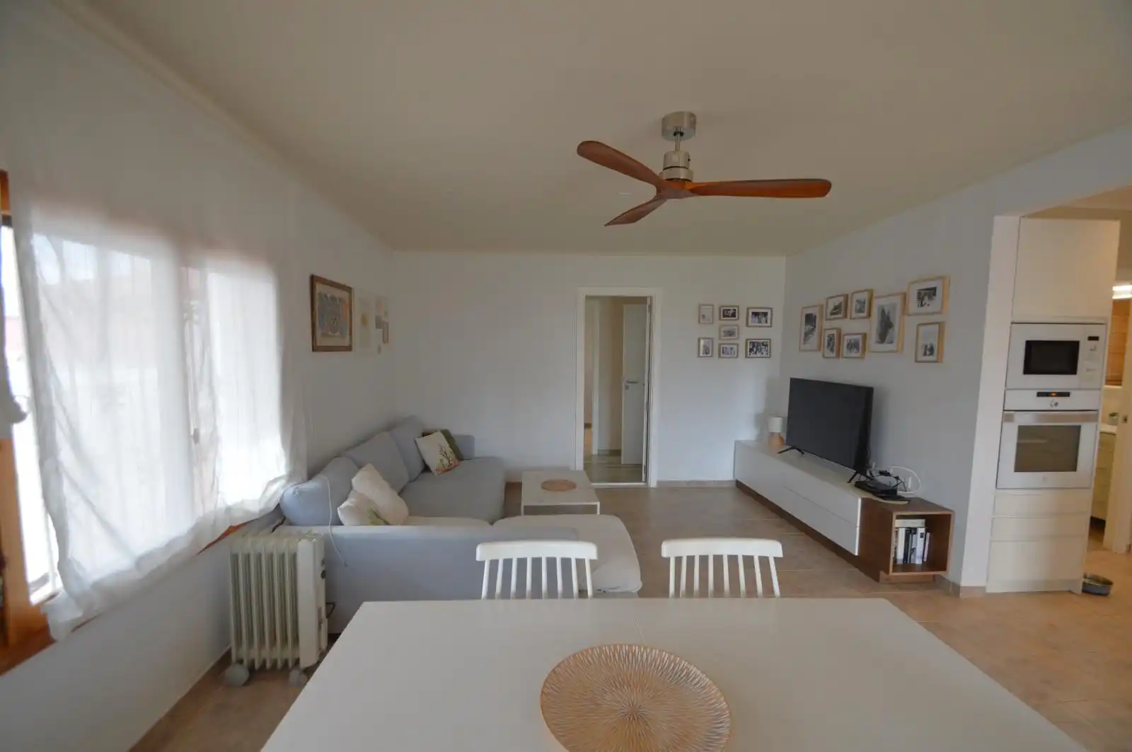 Sala d'estar de Casa o xalet en venda en Vinaròs amb Aire condicionat, Calefacció i Jardí privat