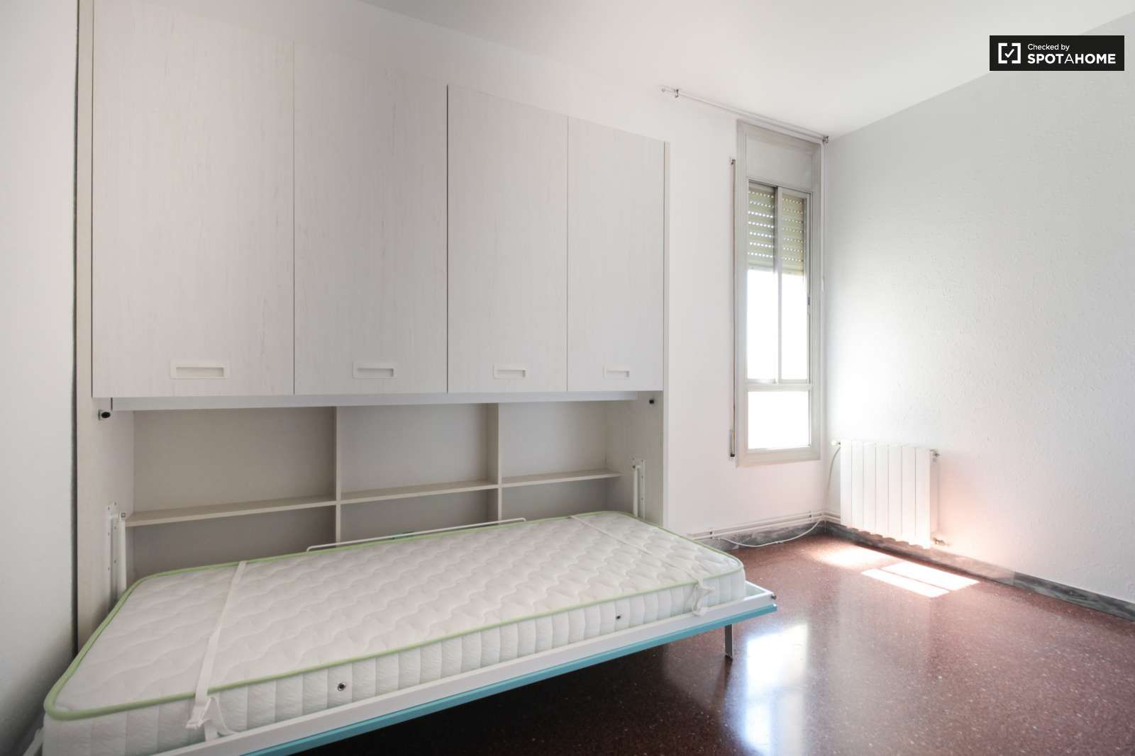 Flat to share in El Besós i el Maresme