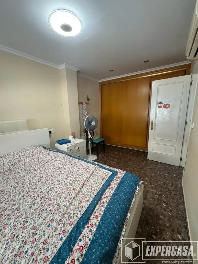 Schlafzimmer von Country house zum Verkauf in Albal mit Klimaanlage und Terrasse