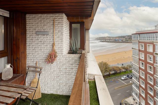 Piso en Venta en Gijón - CL MENENDEZ PELAYO, 21 en La Arena