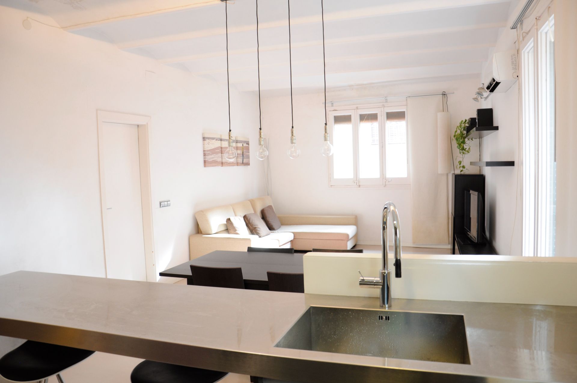Bedroom of Flat for sale in  Barcelona Capital  with Air Conditioner, Furnished and Oven