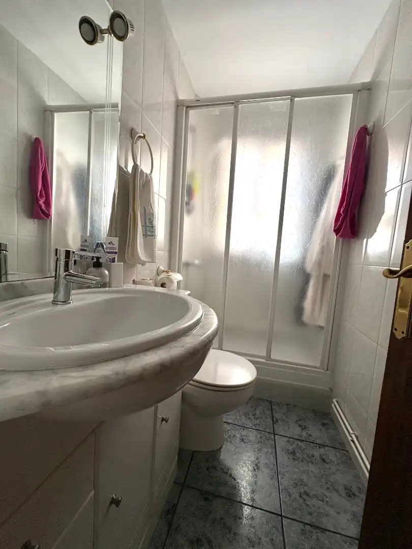Bany de Pis en venda en Terrassa amb Aire condicionat, Calefacció i Forn
