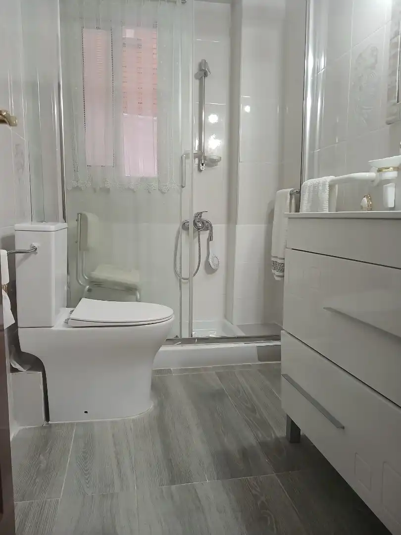 Bany de Pis en venda en Valladolid amb Calefacció, Parquet i Terrassa