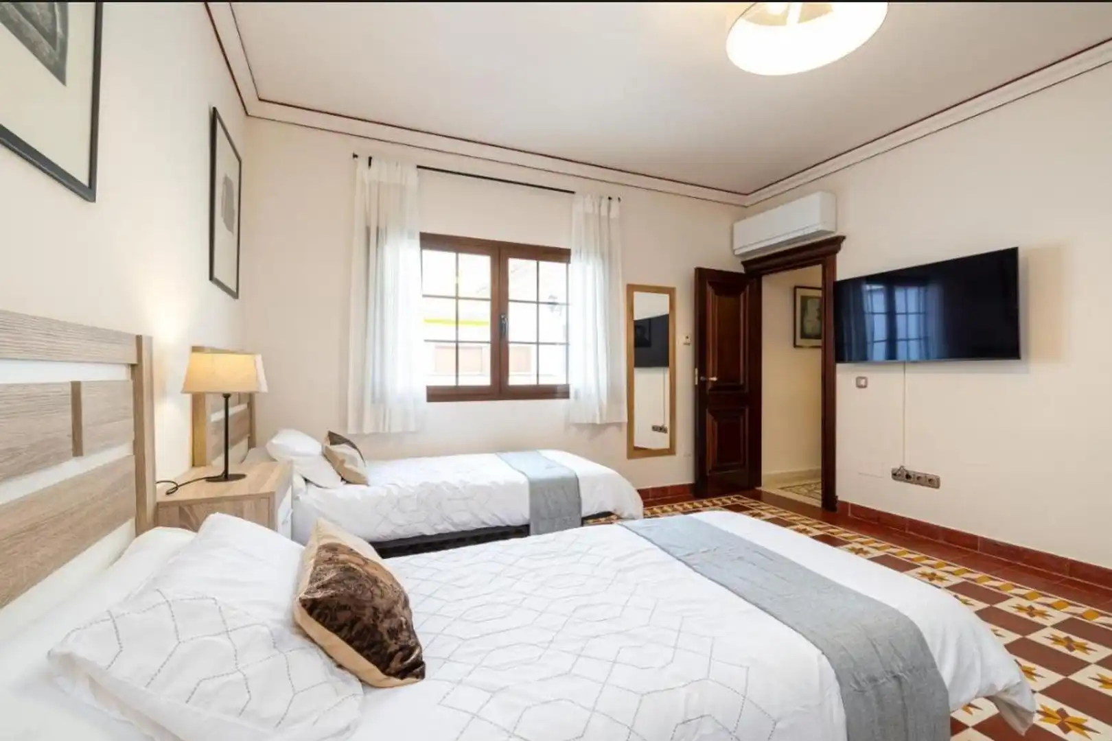 Habitación de Casa o chalet en venta en Fuengirola con Terraza y Balcón