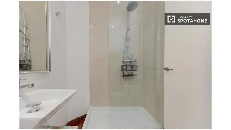 Appartamento con terrazza in affitto a Ciutat Vella, imagen 6
