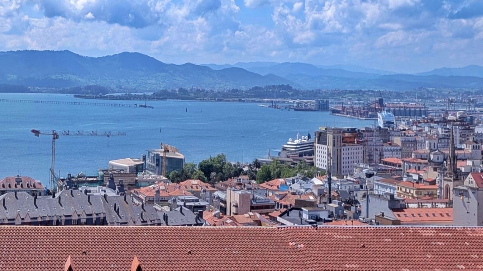 Vista exterior de Pis en venda en Santander amb Calefacció i Moblat