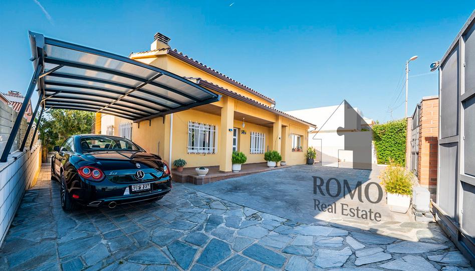 Foto 1 de Casa o xalet en venda a Avinguda Catorze, Santa Perpètua de Mogoda, Barcelona