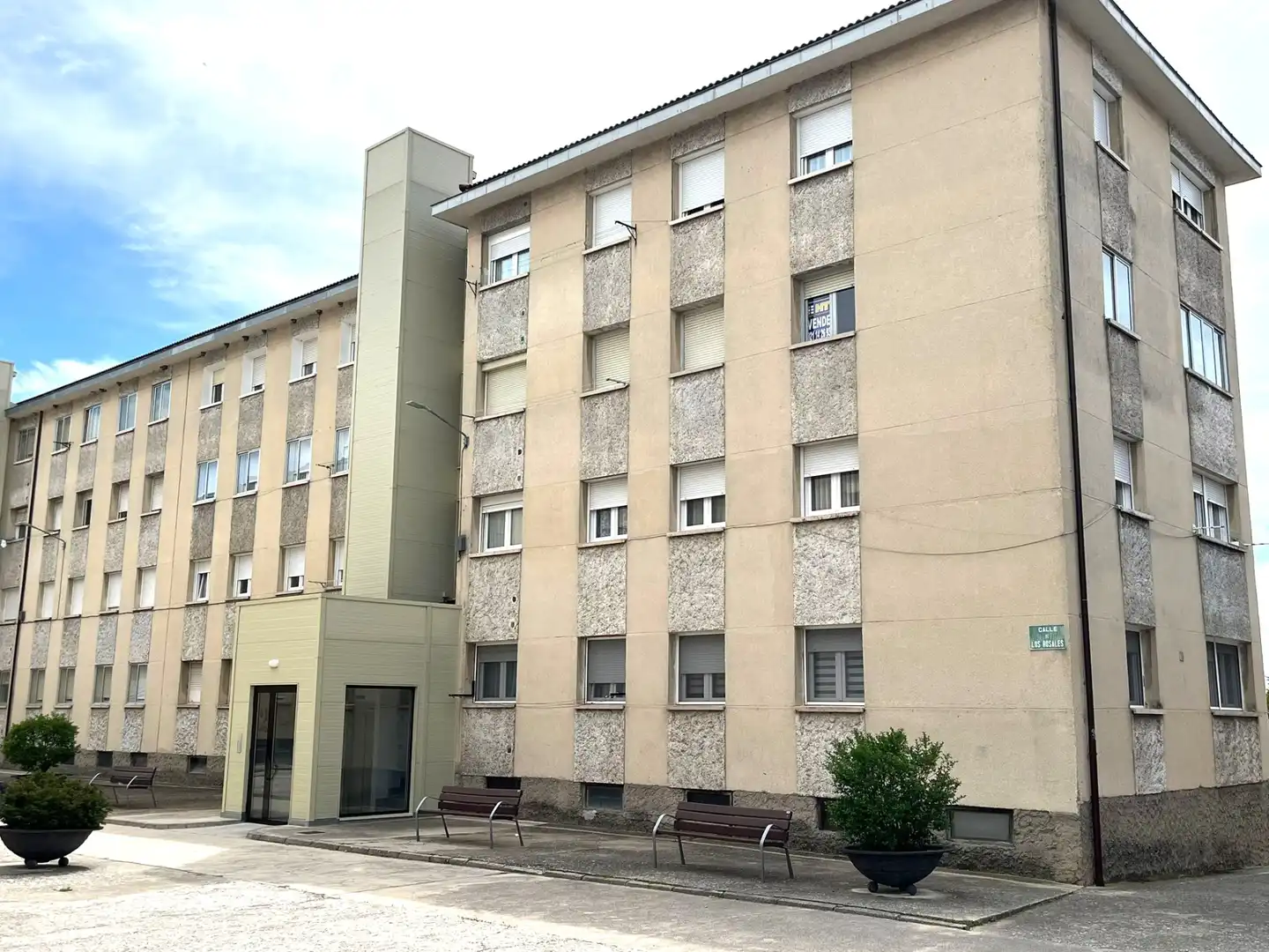 Vista exterior de Piso en venta en Cuéllar con Calefacción, Parquet y Trastero