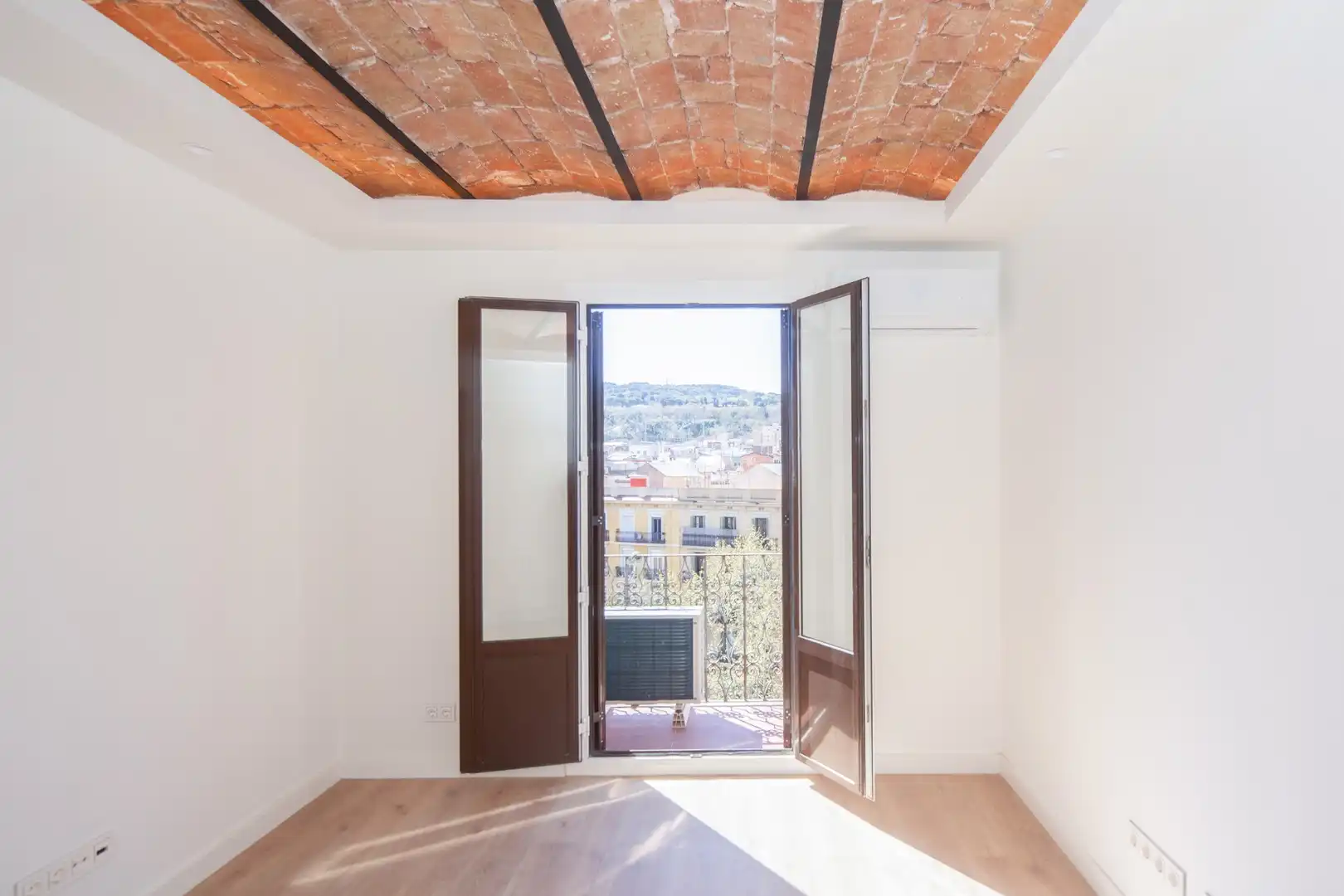 Piso con terraza en venta en Avinguda del Paral·lel, imagen 3