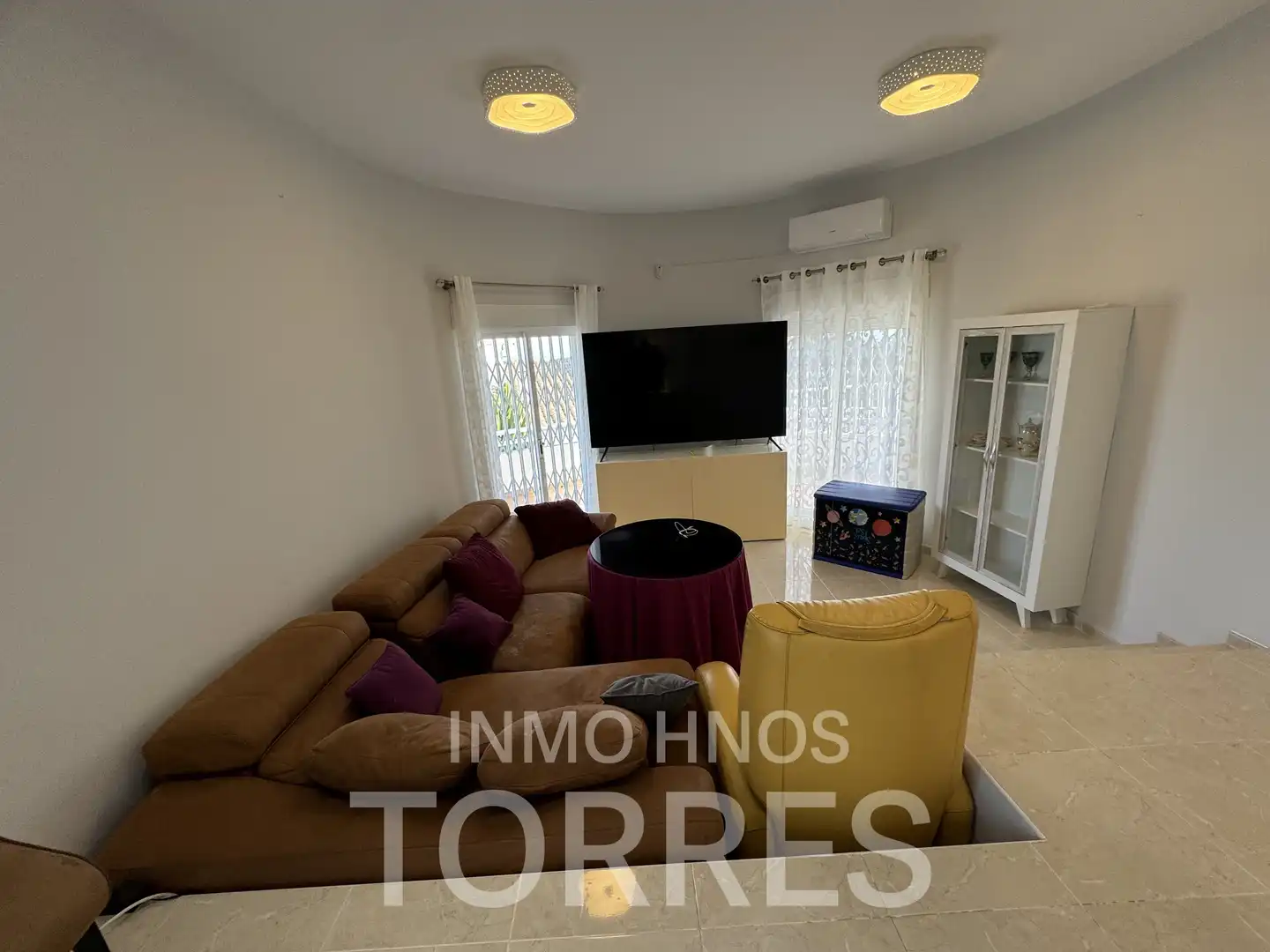 Sala d'estar de Casa o xalet en venda en Peñíscola / Peníscola amb Aire condicionat, Jardí privat i Terrassa