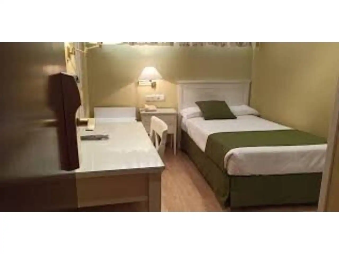 Flat with terrace to rent in Pobles del Sud