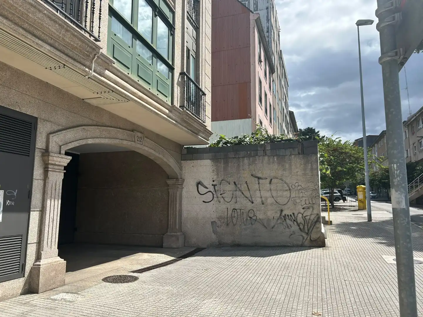 Vista exterior de Garaje en venta en Oleiros
