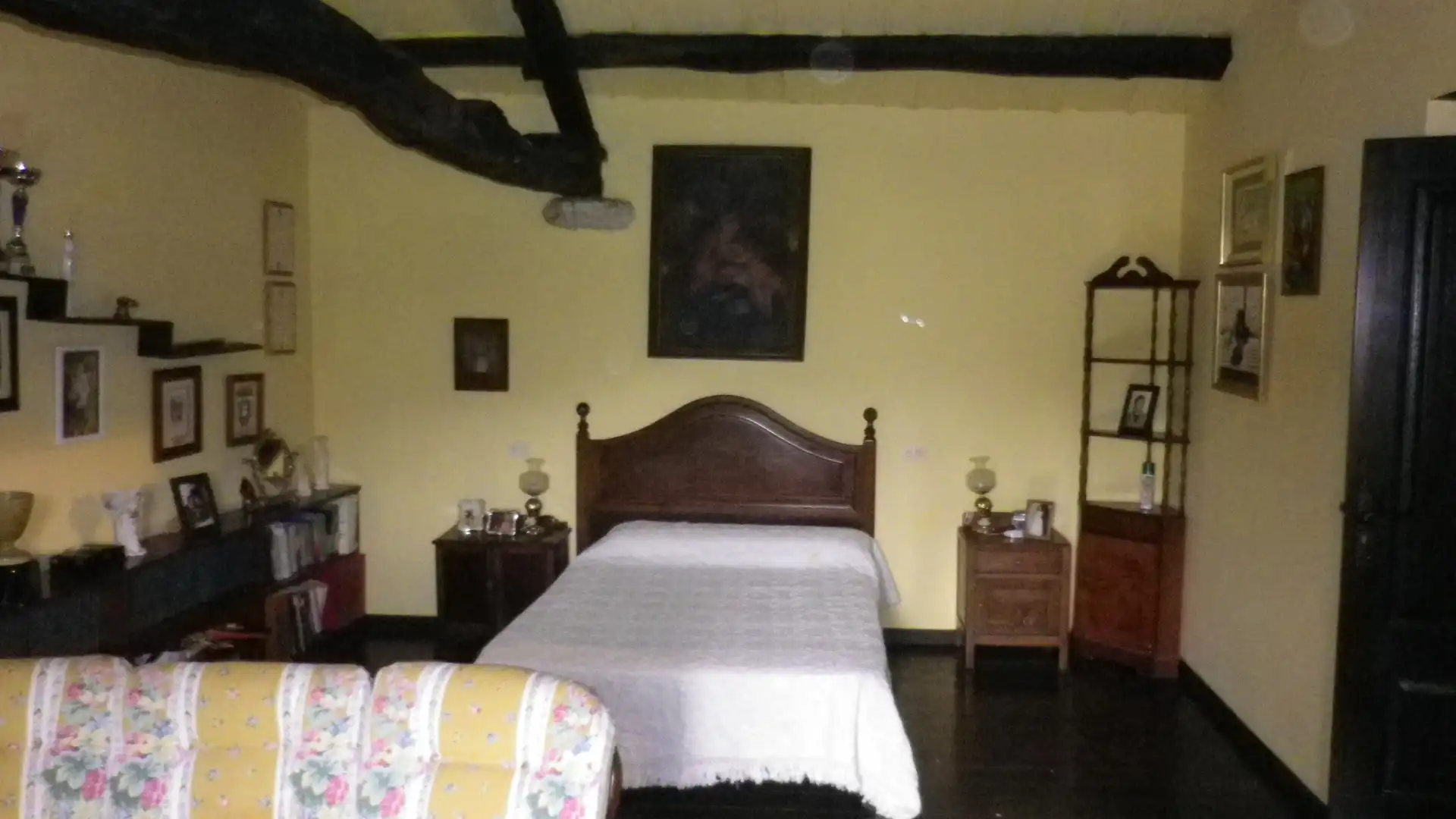 Dormitori de Casa o xalet en venda en Xove amb Jardí privat i Moblat