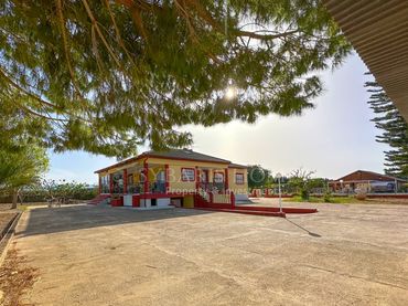 Xalet amb piscina en venda a Partida Alters