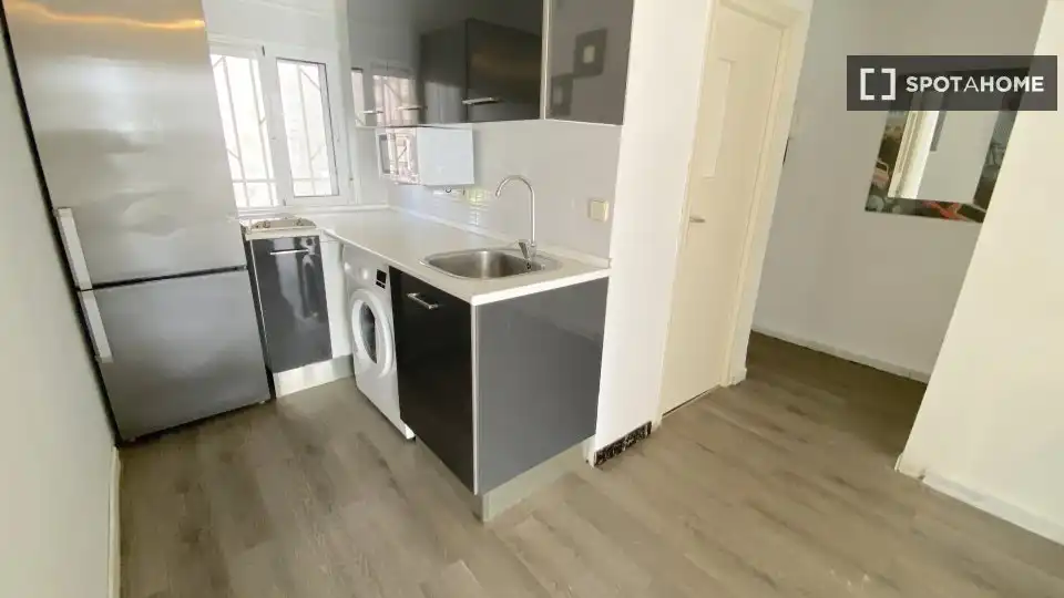 Küche von Wohnung zur Miete in Sevilla mit Klimaanlage, Heizung und Möbliert