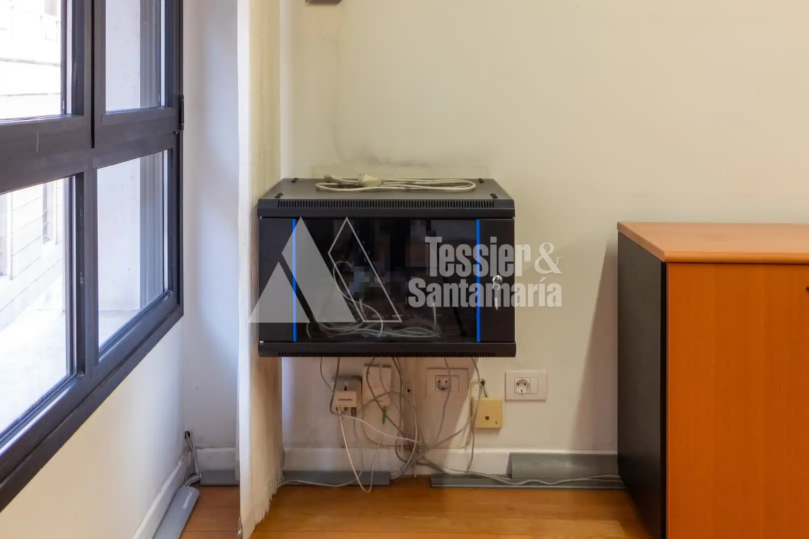 Büro zur Miete in Gijón  mit Heizung und Möbliert