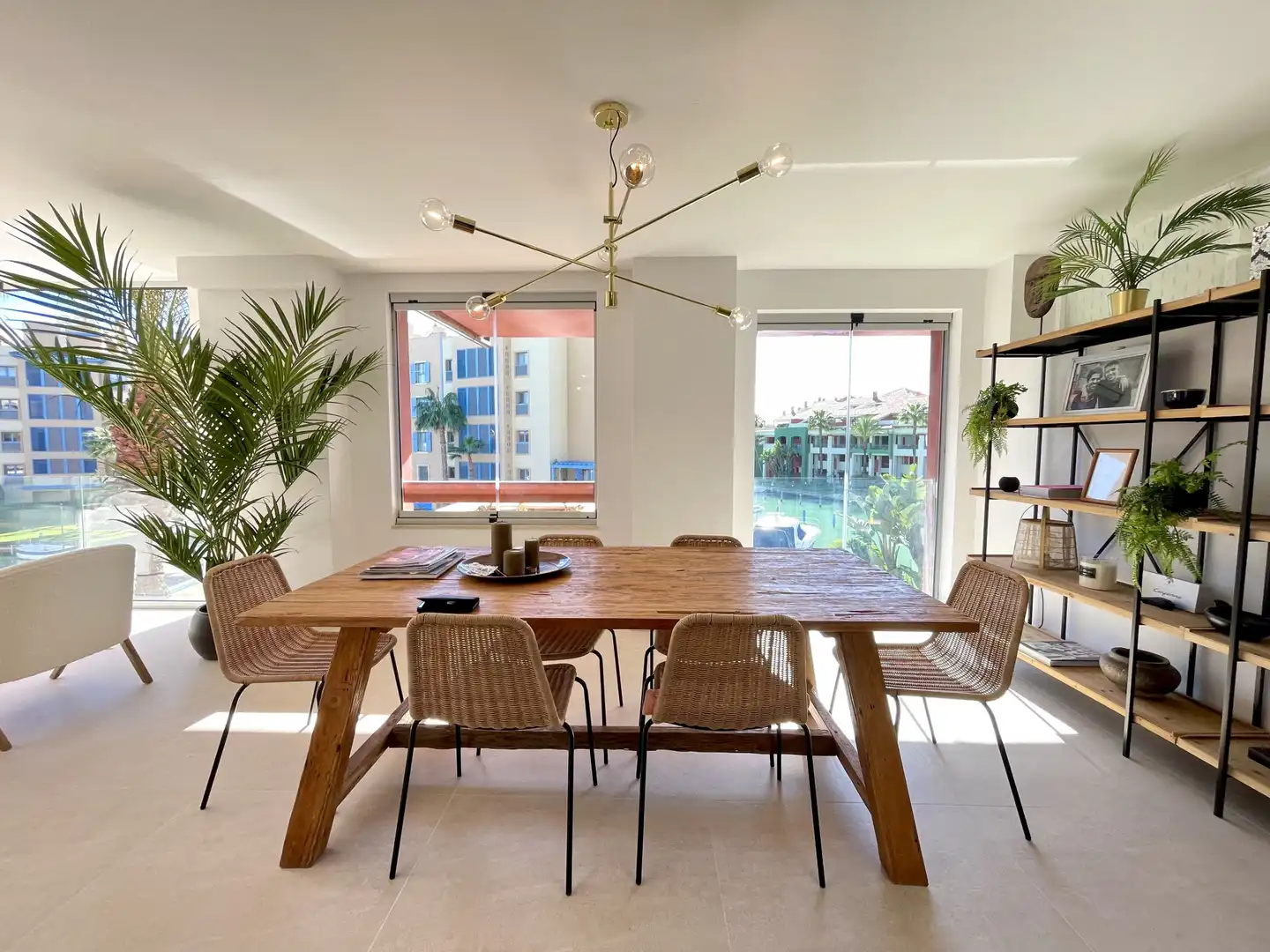 Comedor de Apartamento en venta en Sotogrande con Aire acondicionado, Piscina y Balcón