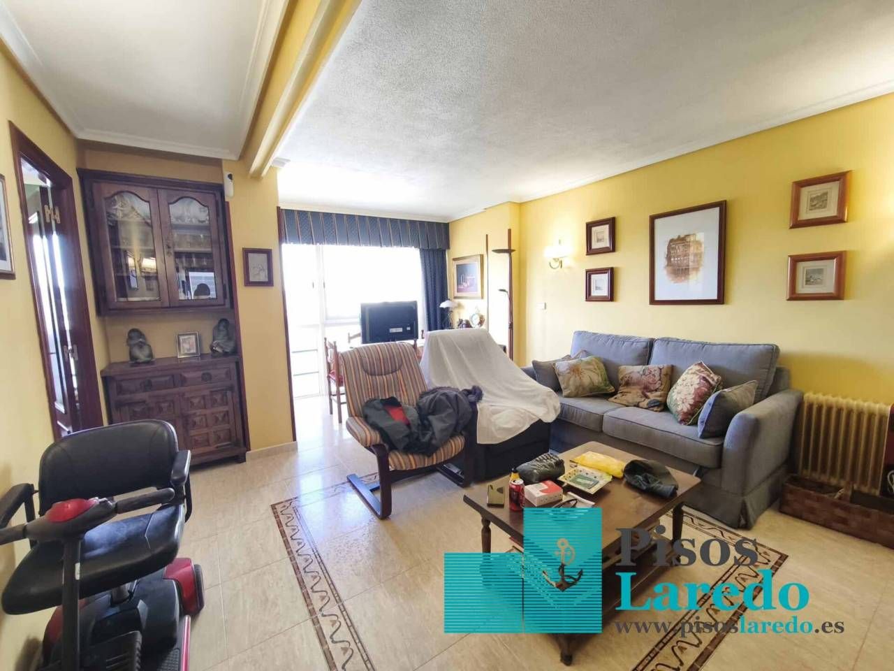 Living room of Flat for sale in Laredo  with Heating and Furnished