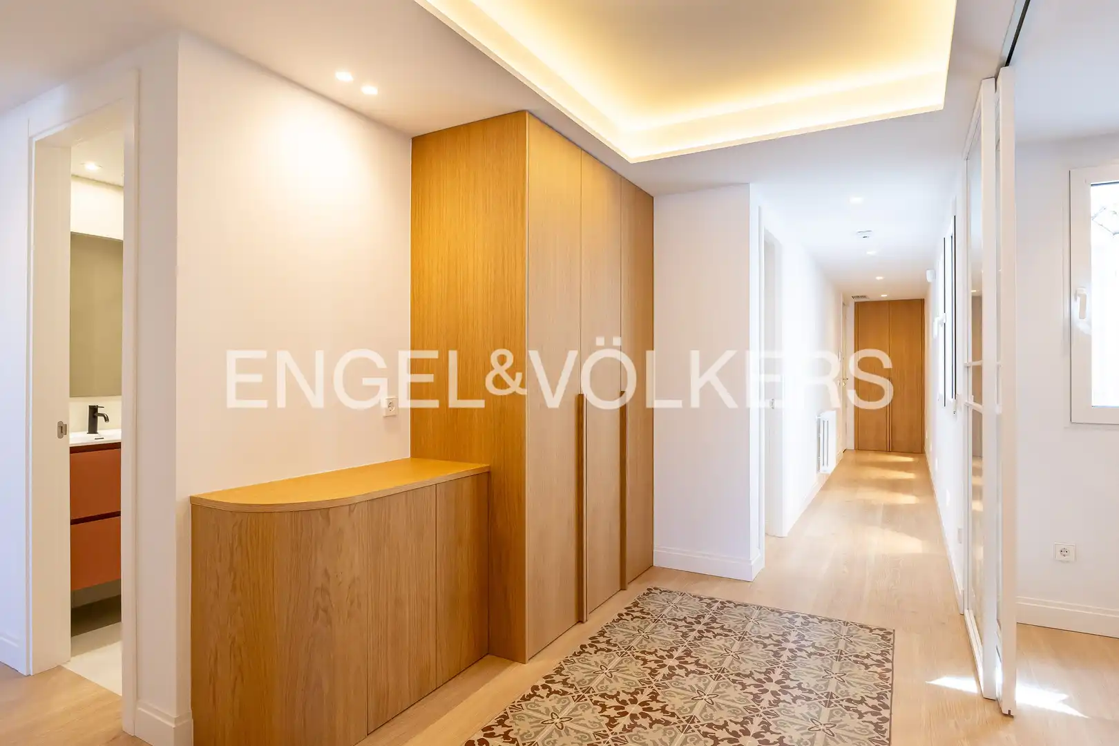Flat for sale in Madrid  with Air Conditioner, Heating and Storage room