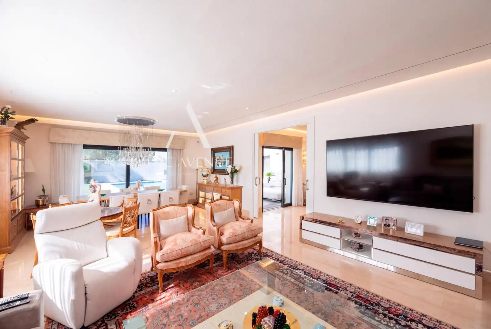 Sala d'estar de Casa o xalet en venda en Las Rozas de Madrid amb Aire condicionat, Calefacció i Jardí privat