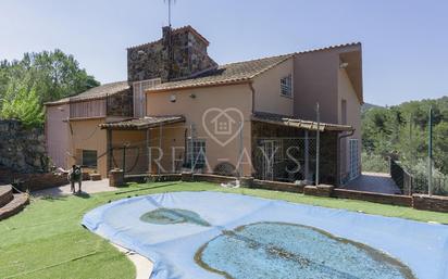 Vista exterior de Casa o xalet en venda en Vallirana amb Aire condicionat, Calefacció i Jardí privat