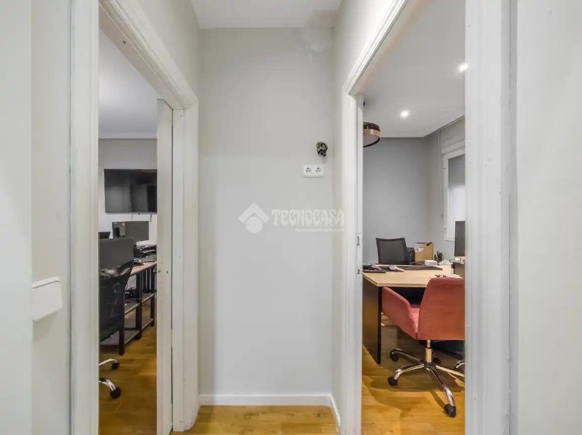 Flat for rent in Madrid  with Air Conditioner and Balcony