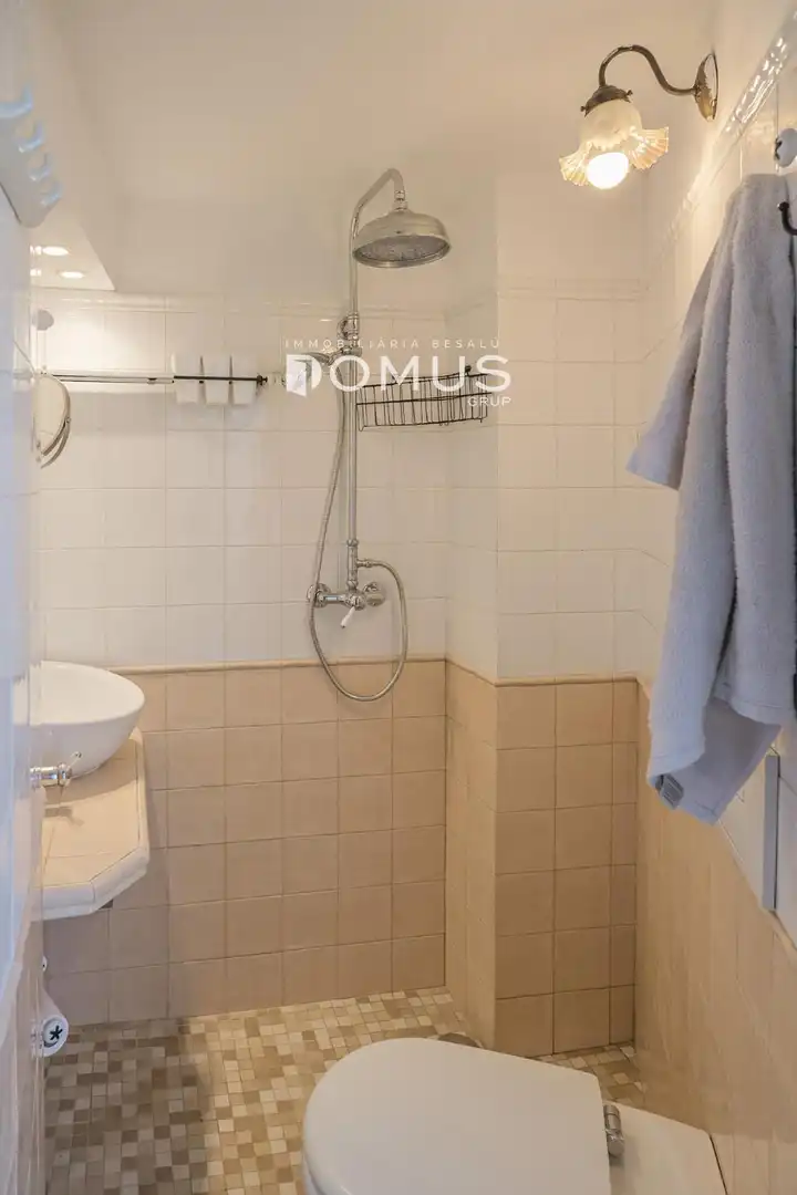 Baño de Casa o chalet en venta en Tortellà con Parquet, Horno y Balcón