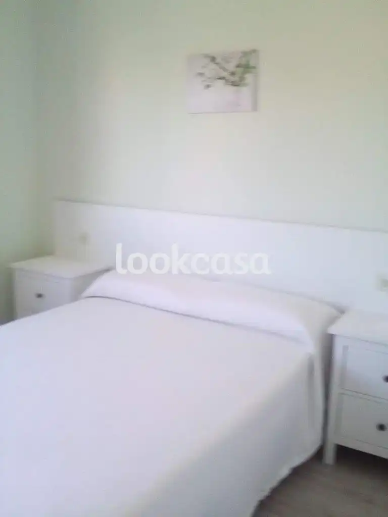 Schlafzimmer von Wohnung zum Verkauf in Sanxenxo mit Privatgarten, Terrasse und Möbliert