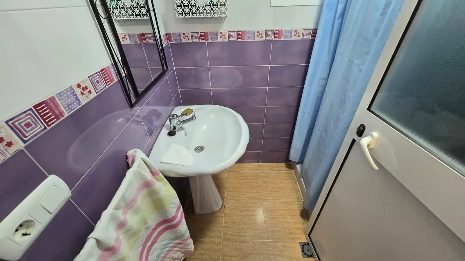 Bathroom of Houses for sale in Alhaurín de la Torre  with Air Conditioner, Private garden and Storage room