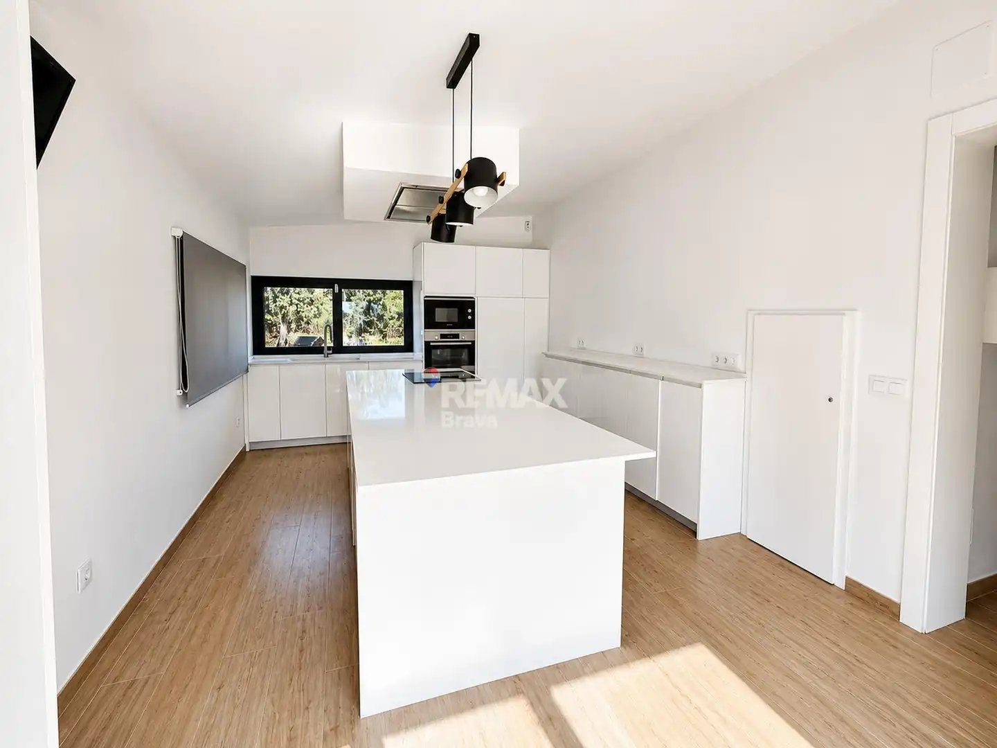 Cocina de Finca rústica en venta en Roses con Aire acondicionado, Calefacción y Jardín privado